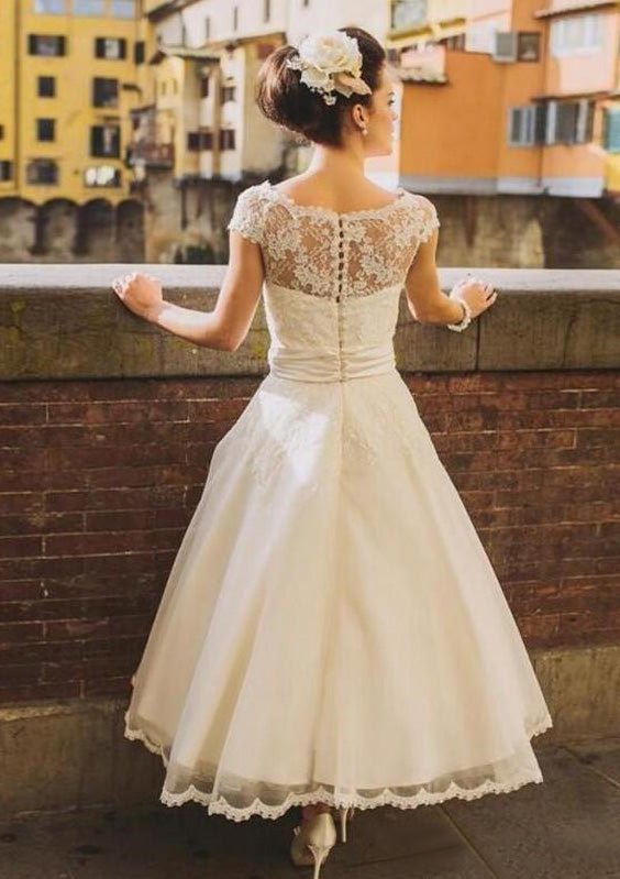 A-Line/Princess Scoop Neck Tea-Length Tulle Wedding Dresses With Appliqued Flowers Appliqued - dennisdresses