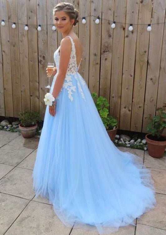 A-line/Princess V Neck Sleeveless Court Train Tulle Prom Dress With Appliqued - dennisdresses