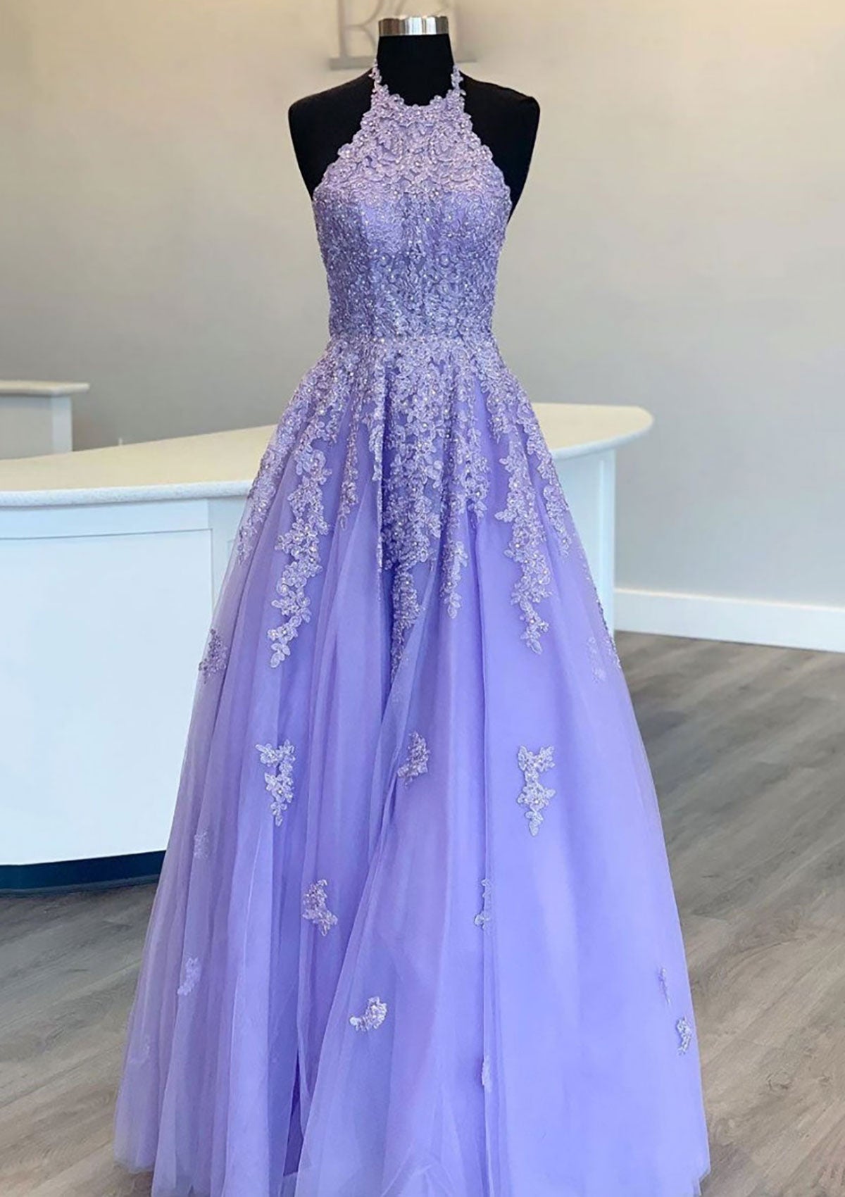 Princess Halter Long/Floor-Length Lace Tulle Prom Dress With Appliqued Beading - dennisdresses