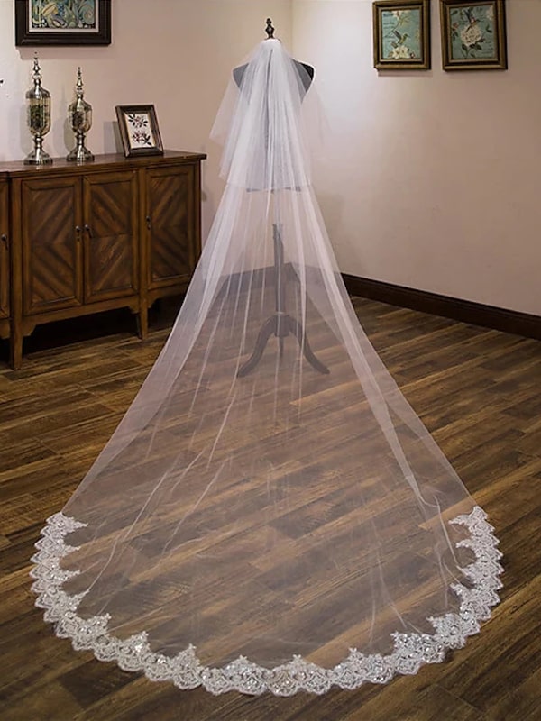 Two-tier Lace Wedding Veil Cathedral Veils with Sequin / Embroidery Tulle